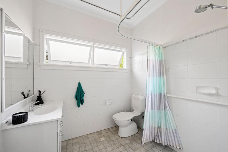 54/3-13																										Erskineville Road
														
								Newtown, NSW 2042, Port Macquarie - Thumbnail 7