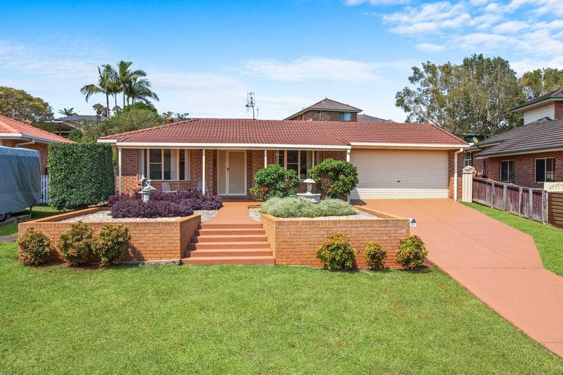 27 Sapphire Drive, Port Macquarie, Port Macquarie - Image 1