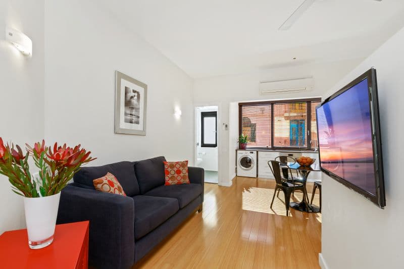 25/18 Springfield Avenue, Potts Point, Potts Point - Thumbnail 2