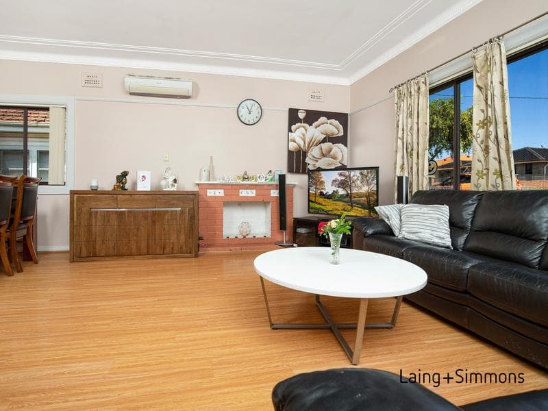 7/12-14																										Albert Street
														
								Campsie, NSW 2194, Wentworthville - Thumbnail 2