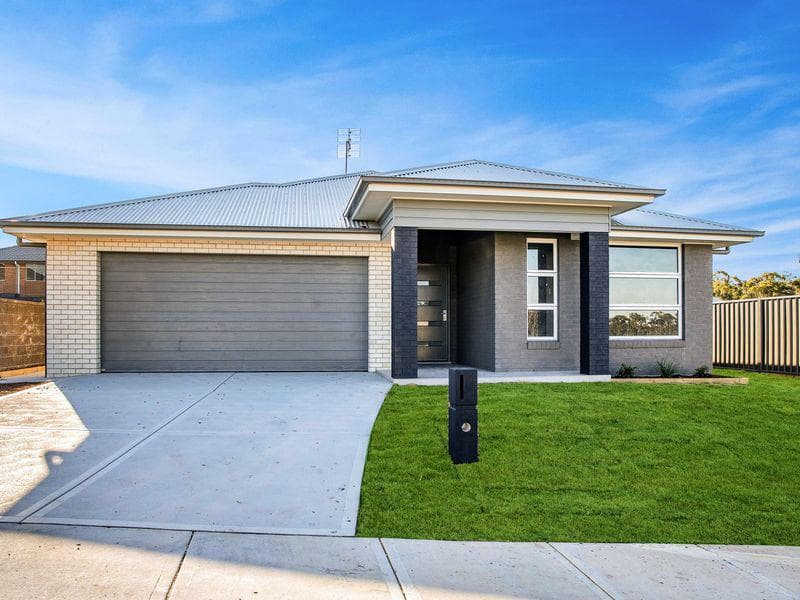10 Banyan St, Teralba, Teralba - Image 1