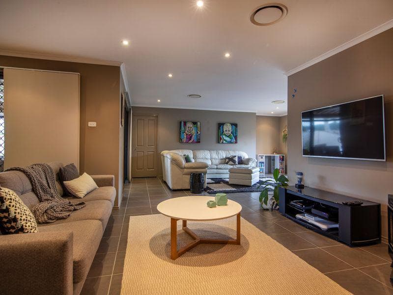 72 Constitution Dr, Cameron Park, Cameron Park - Thumbnail 5