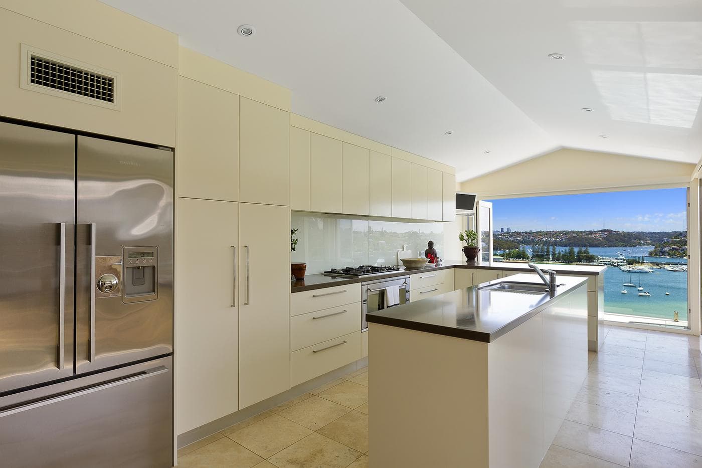 42 Peronne AvenueClontarf, Clontarf - Thumbnail 3