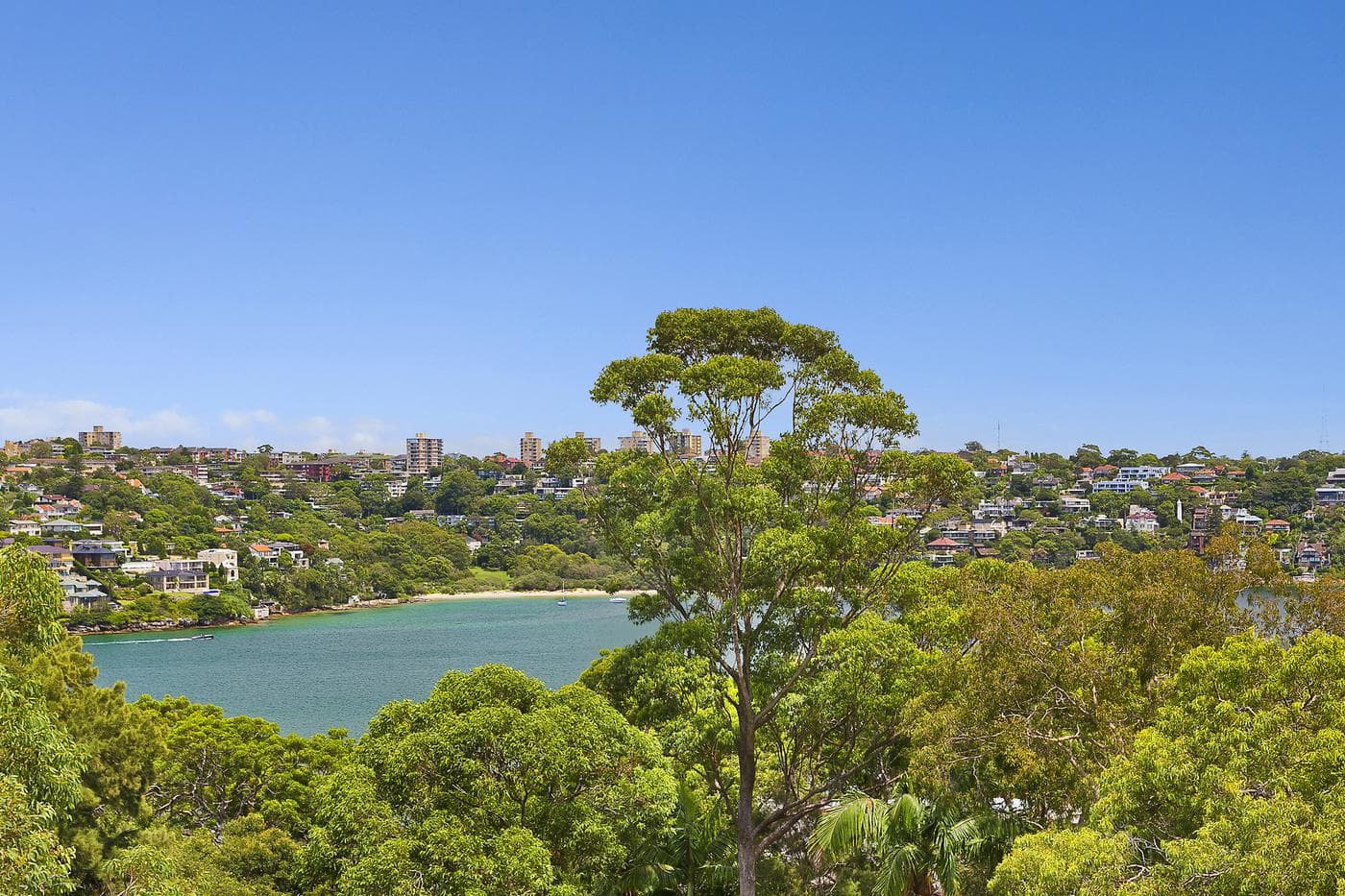 16 Barrabooka StreetClontarf, Clontarf - Thumbnail 2