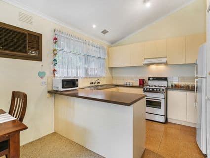 10 Chestfield Court, Frankston, Frankston - Thumbnail 2
