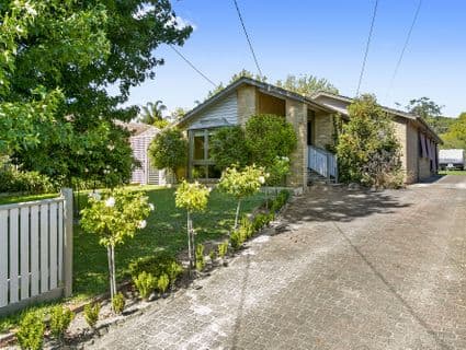8 Glenview Crescent, Frankston - Image 1