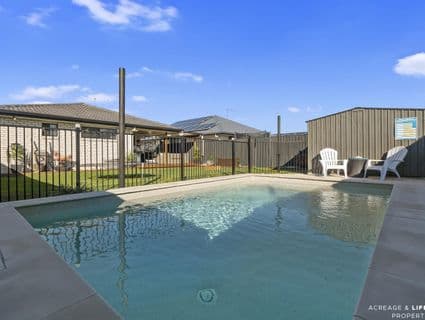 11 Grasstree Place, Ningi - Thumbnail 2