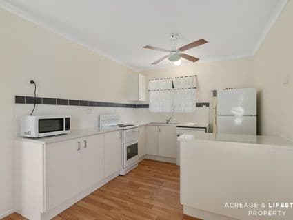 70 Moreton Terrace, Beachmere, QLD, 4510, Beachmere - Thumbnail 5