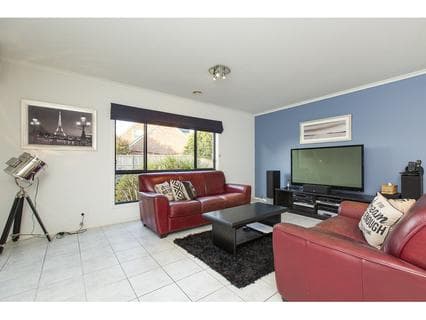 11 Cottage Place, Mornington, Mornington - Thumbnail 4