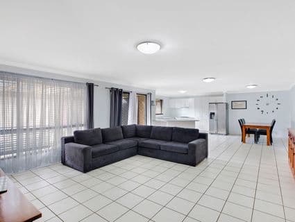 76 Peppercorn Avenue, Woongarrah - Thumbnail 3