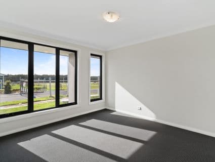81 Loretto Way, Hamlyn Terrace - Thumbnail 3