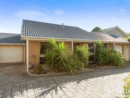 2/17 Cliff Road, Frankston - Image 1