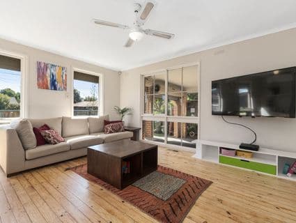 18 Downs Road, Seaford - Thumbnail 3