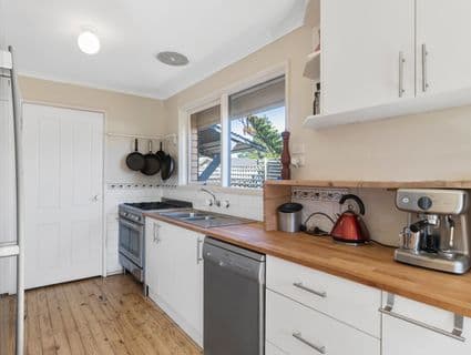 18 Downs Road, Seaford - Thumbnail 4