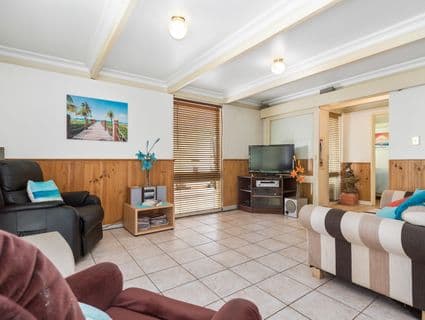2 Peter Court, Seaford - Thumbnail 2