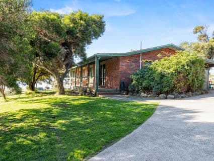 35 Punch Bowl Road, San Remo - Thumbnail 2