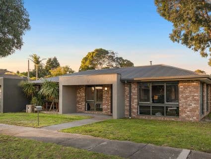 17 Elenya Court, Frankston - Image 1