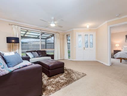 9 Chatterley Court, Frankston, VIC, 3199, Frankston - Thumbnail 2