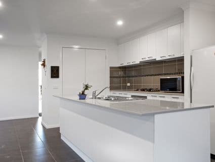 6 Cartwright Grove, Cranbourne East, VIC, 3977, Cranbourne East - Thumbnail 4
