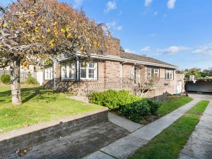 22 Thames Street, Frankston South - Image 1