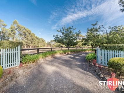 15 Fiona Drive, Cranbourne South - Thumbnail 2