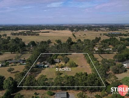 15 Fiona Drive, Cranbourne South - Image 1