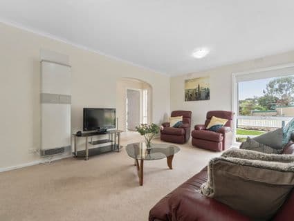 39 Belvedere Road, Seaford, VIC, 3198, Seaford - Thumbnail 3