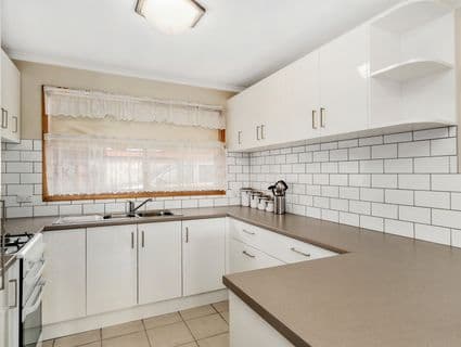 32 Cane Mews, Seaford - Thumbnail 2