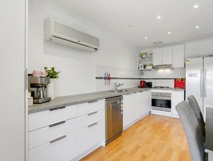 19 Greenaway Terrace, Cranbourne East - Thumbnail 7