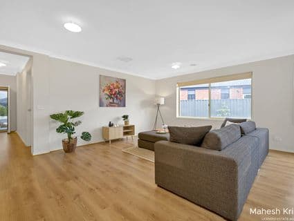 7 Meema Crescent, Manor Lakes - Thumbnail 5