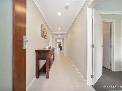 7 Grovedale Way, Manor Lakes - Thumbnail 3