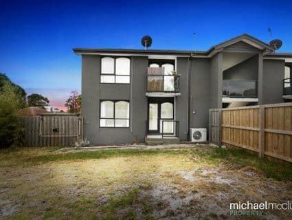 3/6 Melva Court, Frankston - Image 1