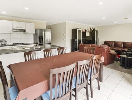 51 Phoenix Avenue, Cranbourne - Thumbnail 6