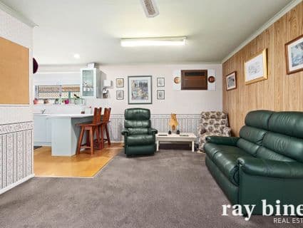 7 Katrina Drive, Gladstone Park, VIC, 3043, Gladstone Park - Thumbnail 3