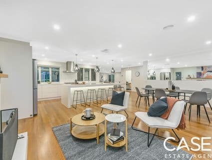 12-14 Madelyn Court, Cranbourne South - Thumbnail 2