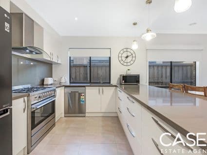 11 Langshan Road, Clyde North - Thumbnail 5
