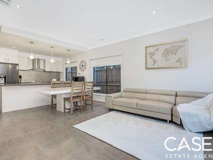 11 Langshan Road, Clyde North - Thumbnail 8