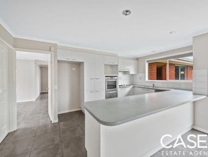 8 Fig Court, Cranbourne North - Thumbnail 8