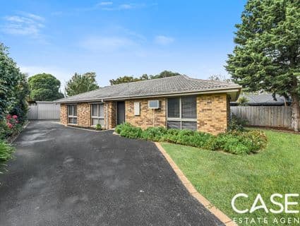 12 Phillip Court, Cranbourne North - Image 1