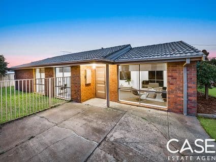 37 Bernborough Avenue, Cranbourne West - Thumbnail 4