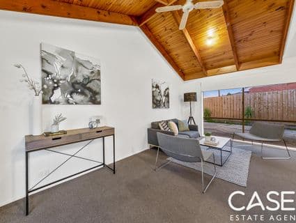 37 Bernborough Avenue, Cranbourne West - Thumbnail 6