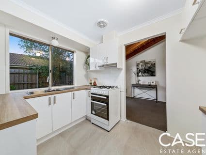 37 Bernborough Avenue, Cranbourne West - Thumbnail 7