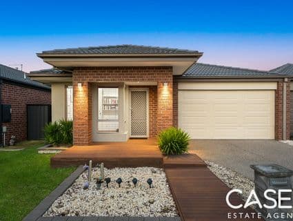 5 Lusitano Way, Clyde North - Thumbnail 2