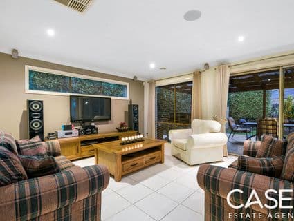 5 Aisbett Close, Lynbrook - Thumbnail 8