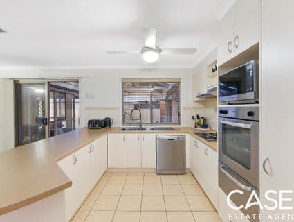 16 Butterfield Place, Cranbourne East, VIC, 3977, Cranbourne East - Thumbnail 6