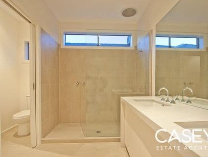 4 Kindred Avenue, Cranbourne North - Thumbnail 5