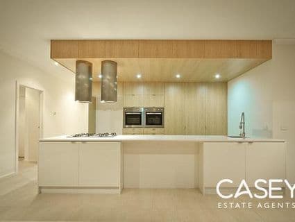 4 Kindred Avenue, Cranbourne North - Image 1