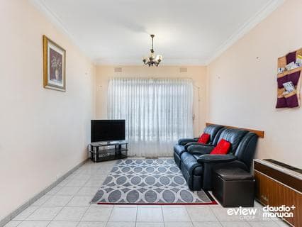 144 West Street, Hadfield - Thumbnail 2