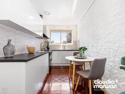 2/1 Knole Street, Hadfield, VIC, 3046, Hadfield - Thumbnail 3