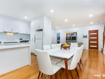 2A South Box Court, Hadfield - Thumbnail 5